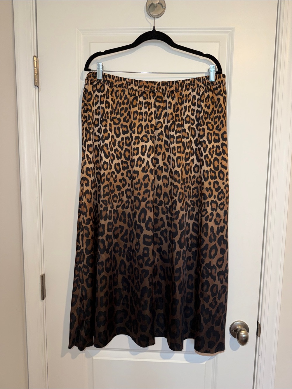Chico’s Leopard Stretch Ombré Satin Maxi Skirt Brown/Black, Size 3X - Picture 4 of 5